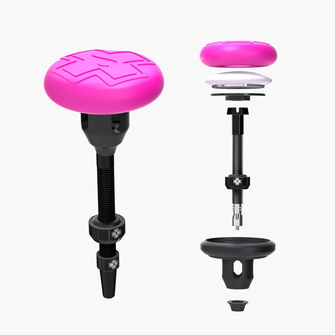 Web_01_tealth-Tubeless-Tag-Holder-with-44mm-Valve-kit_2022_1_1708x2038_crop_center.jpg Muc-Off Stealth Tubeless Tag Holder with 44mm Valve kit -BLACK